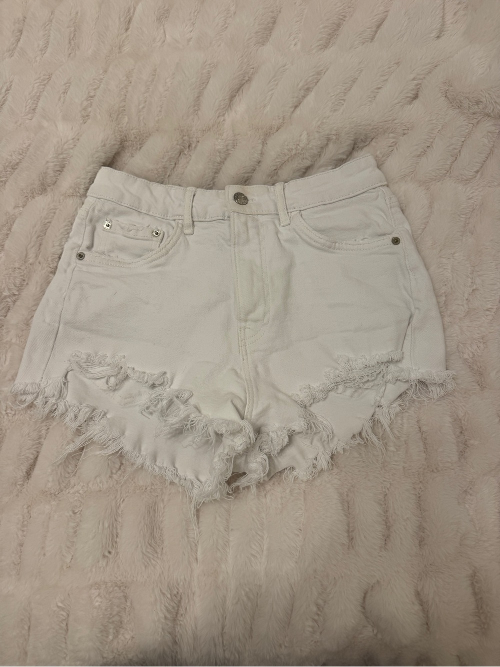 Zara White Frayed Hem Women's Denim Shorts
